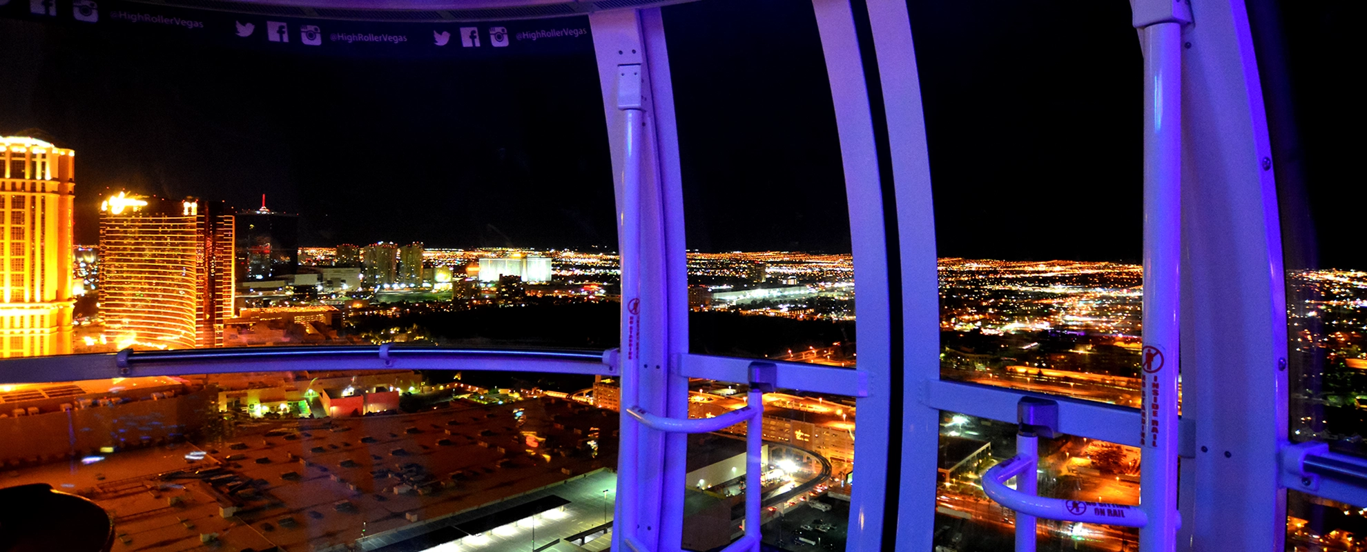 Der HIGH ROLLER ist das größte Riesenrad der Welt. Es ist 167.6 m hoch und hat einen Durchmesser von 158.5 m.